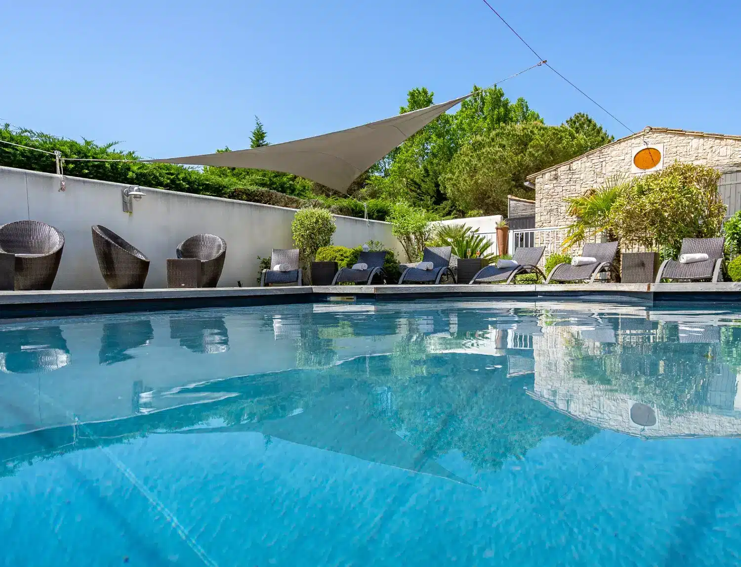Piscine de l'hôtel Élégance Suites à l'Île de Ré